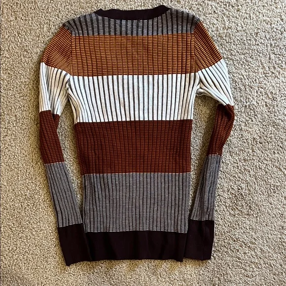 Striped V-Neck Sweater with Button Detail - Picture 4 of 7
